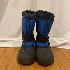 Tundra snow boots size 12 toddler